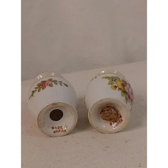 Japanese salt and pepper shakers Ceramic Green Floral design VTG Japan - Picture 6 of 7